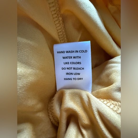 LUXXEL MUSTARD‎ V-NECK RUFFLE CUT-OUT BACK TIE-UP DRESS WITH LONG SLEEVE Size S - Picture 6 of 6